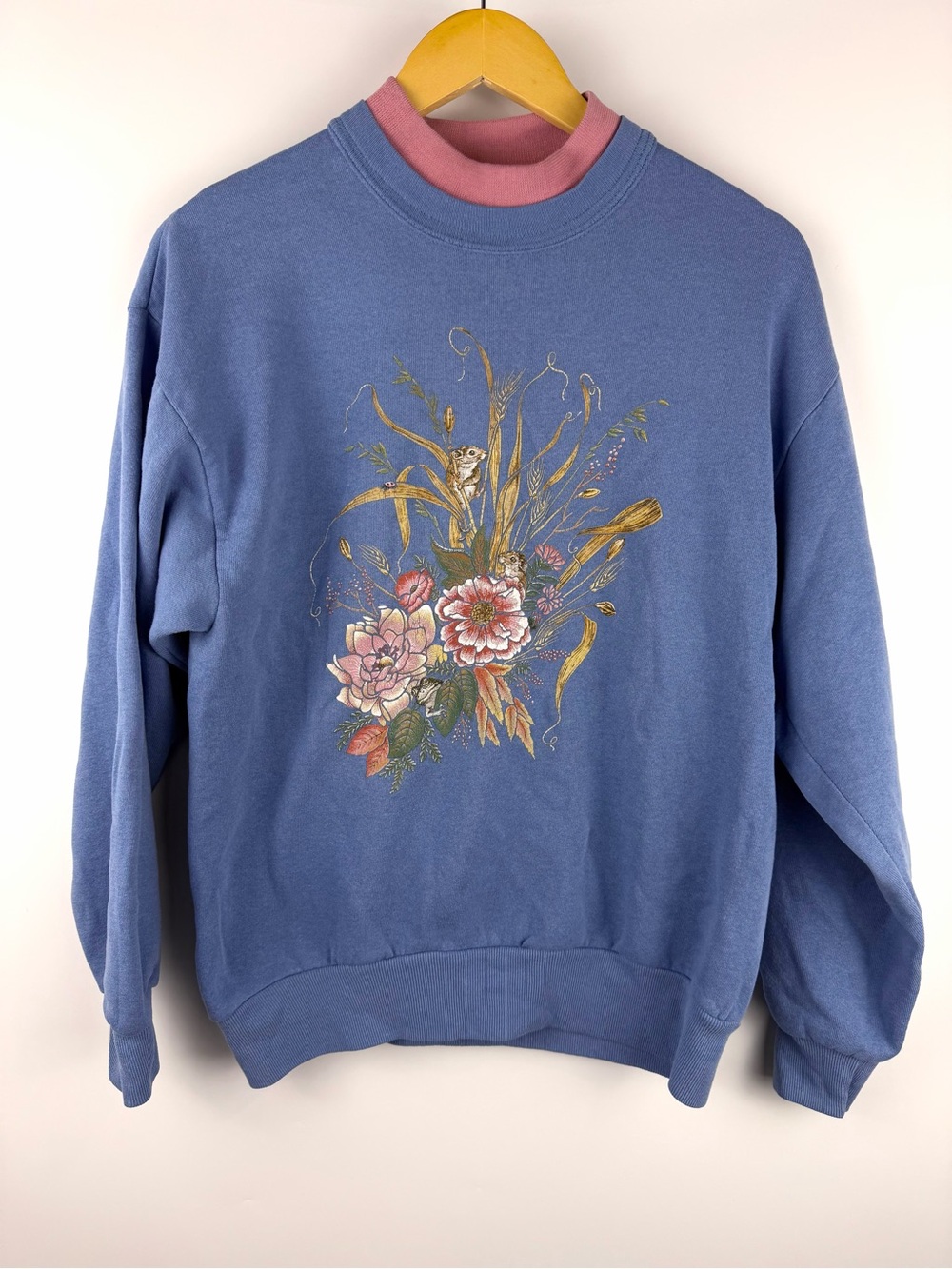 Grandmacore Vintage Floral Squirrel Critter Sweatshirt Blue Mock Neck 90s